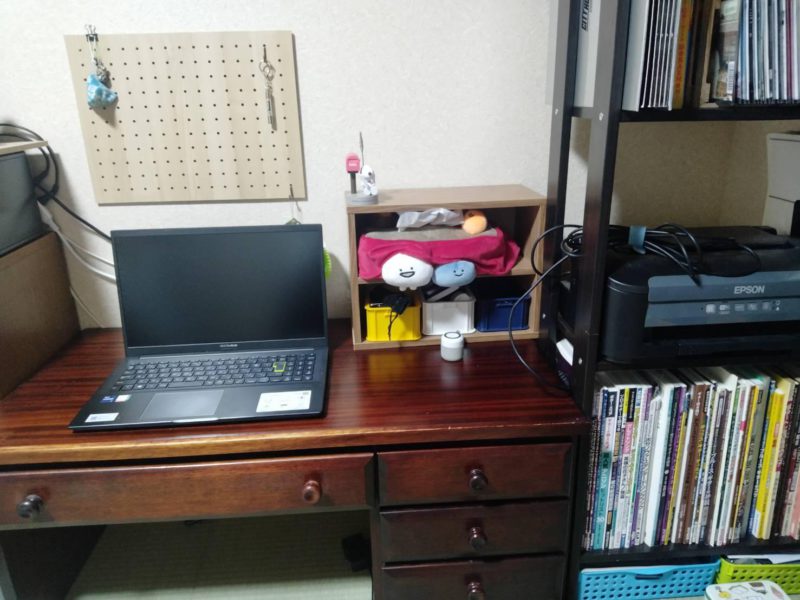 ゼロ初心者のアフィリエイト教室 | webライターのパソコン環境と必需品を写真付きで紹介します! ゼロ初心者のアフィリエイト教室 | webライターのパソコン環境と必需品を写真付きで紹介します!